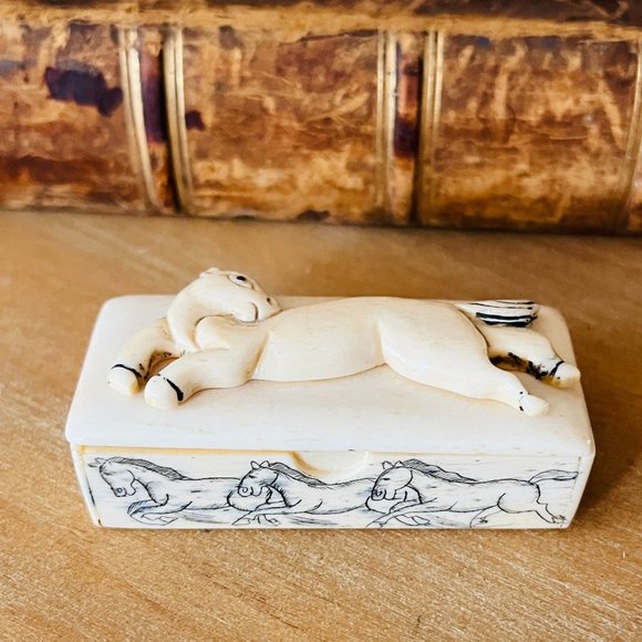 Vintage Other - VTG bone scrimshaw trinket box from the 1960’s